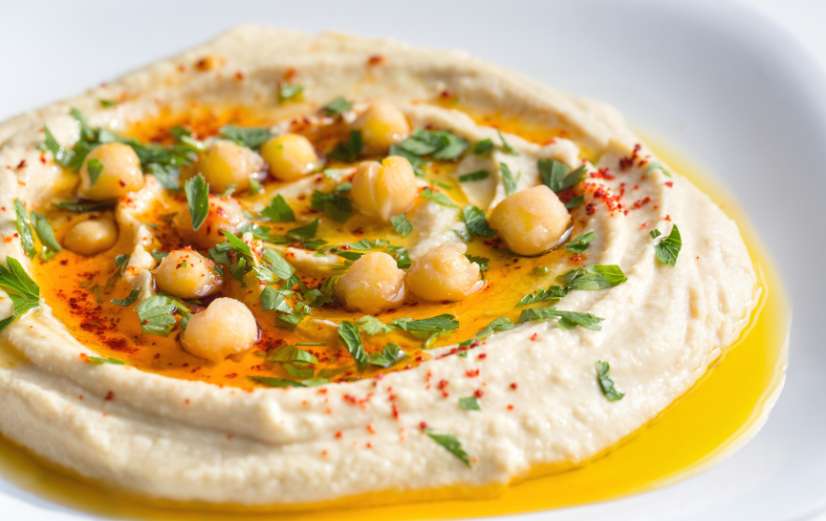 Zelfgemaakte hummus met kikkererwten recepten.
